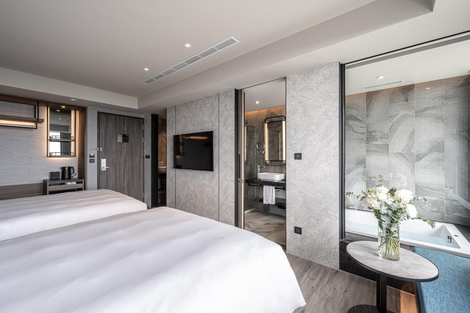 Lakeshore Hotel Hualien Taroko Shunan الغرفة الصورة Deluxe Room