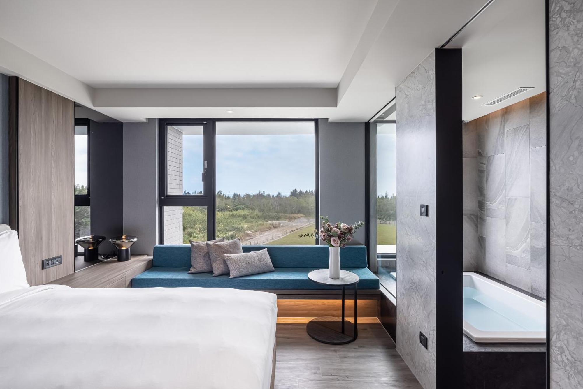 Lakeshore Hotel Hualien Taroko Shunan الغرفة الصورة A room at the hotel
