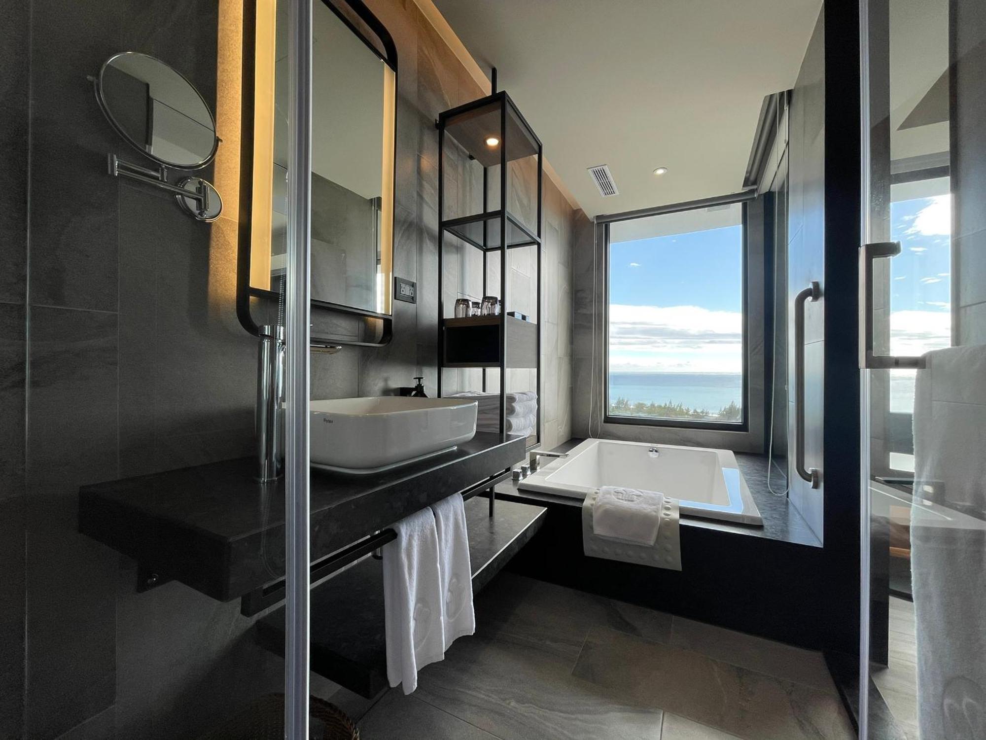 Lakeshore Hotel Hualien Taroko Shunan الغرفة الصورة Bathroom